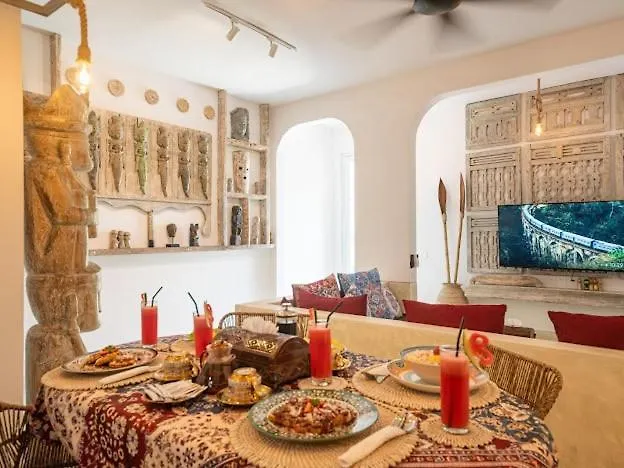Pabuan Art, Private & Cultured Villa