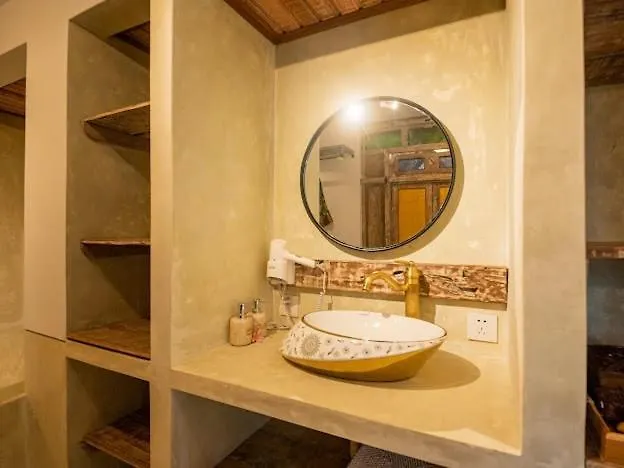 Pabuan Art, Private & Cultured Villa