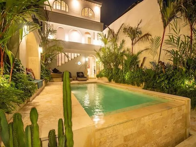 Villa Pabuan Art, Private & Cultured