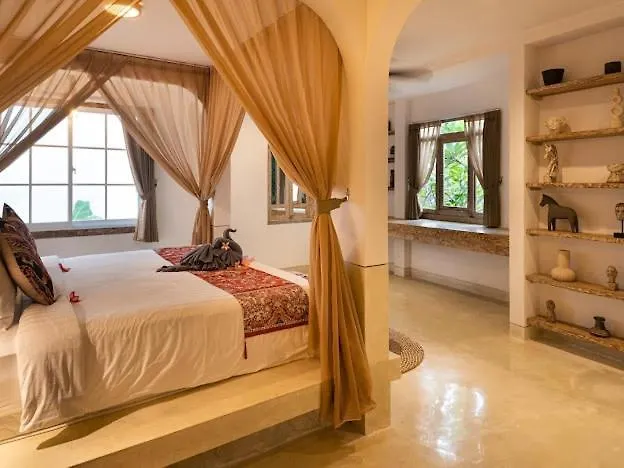 Villa Pabuan Art, Private & Cultured