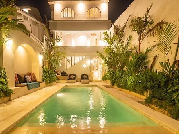 Villa Pabuan Art, Private & Cultured