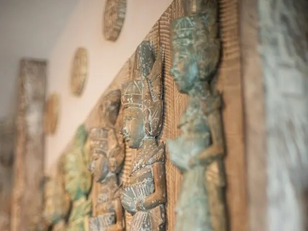 Villa Pabuan Art, Private & Cultured *